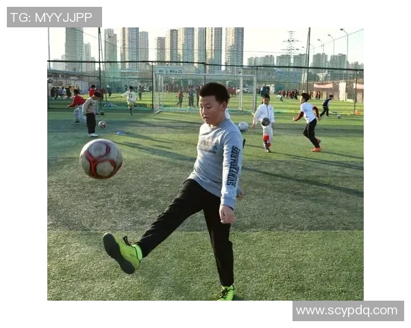 足球未来之星：聚焦下一代球员的榜样力量与成长轨迹